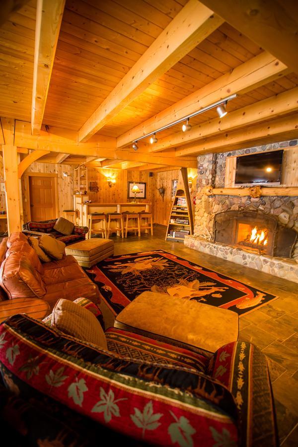 Bear Claw Lodge Kispiox Exteriör bild