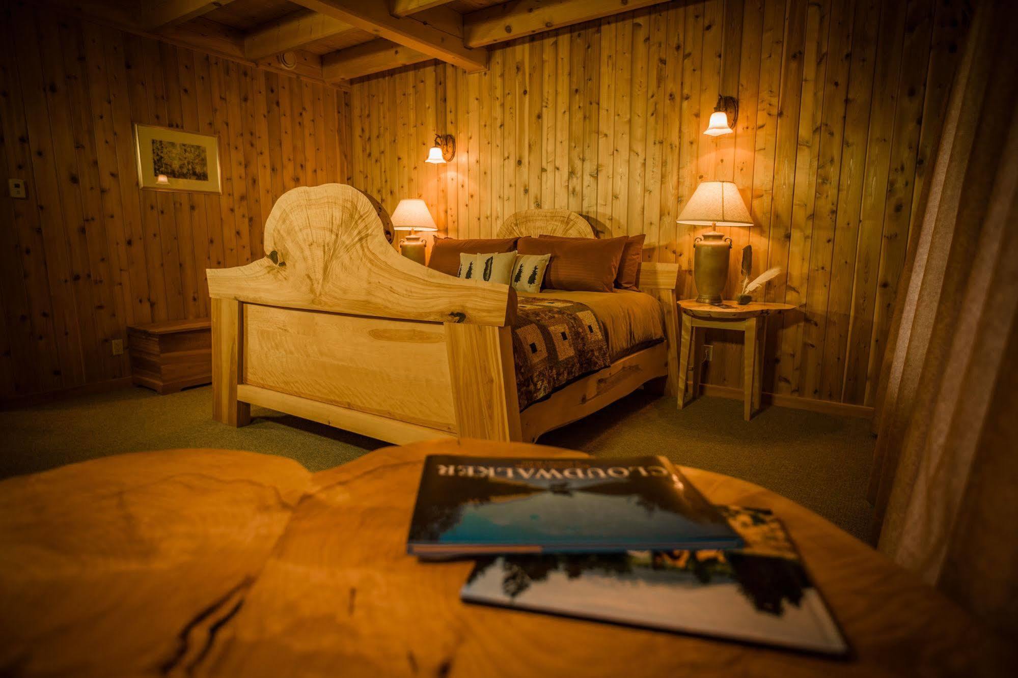 Bear Claw Lodge Kispiox Exteriör bild