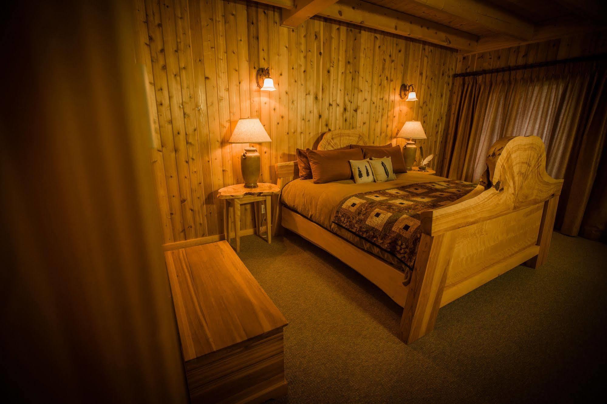 Bear Claw Lodge Kispiox Exteriör bild