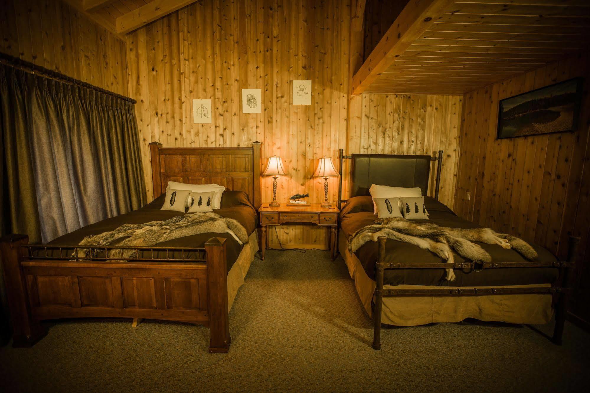 Bear Claw Lodge Kispiox Exteriör bild